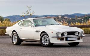 Aston Martin V8 Vantage V580 Oscar India